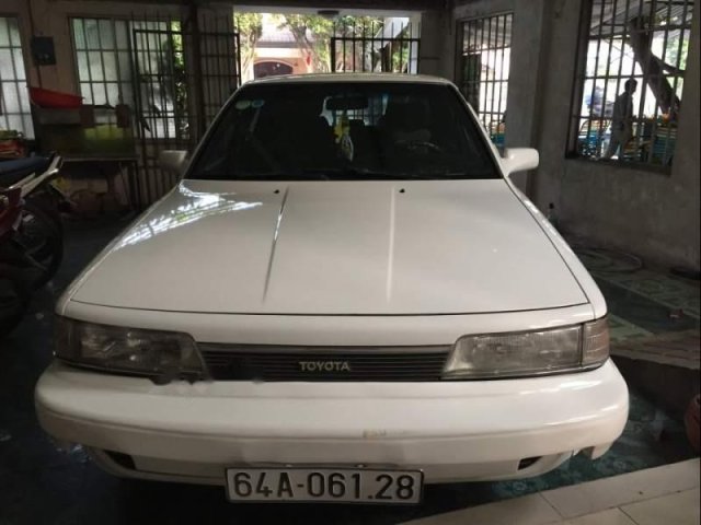 Cần bán gấp Toyota Camry sản xuất 1989, màu trắng, xe nhập xe gia đình0