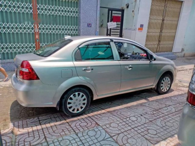 Cần bán xe Chevrolet Aveo đời 2012, màu bạc, nhập khẩu nguyên chiếc xe gia đình0