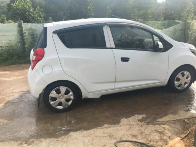 Cần bán Chevrolet Spark đời 2018, màu trắng