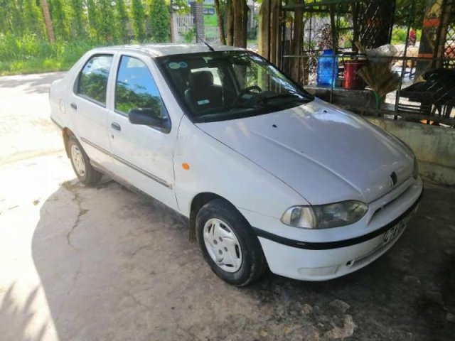 Bán Fiat Siena sản xuất 2002, màu trắng, xe nhập0