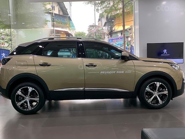 Bán xe Peugeot 3008 1.6 AT đời 2019, màu vàng0