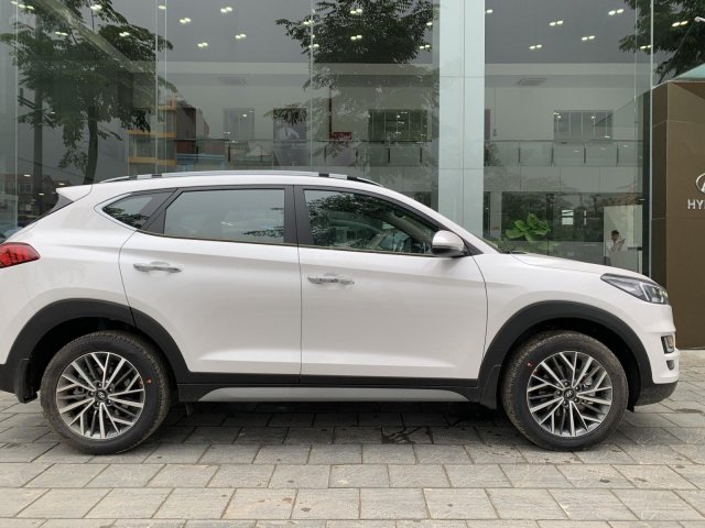 Bán xe Hyundai Tucson mới 2019, phiên bản mới, giá chỉ từ 790 triệu đồng0