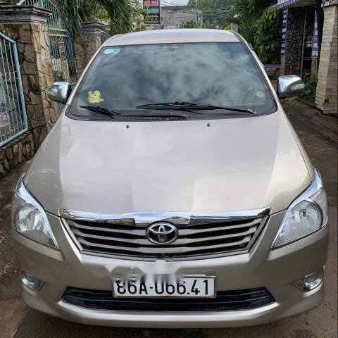 Cần bán gấp Toyota Innova năm 2008, màu vàng, giá 290tr0