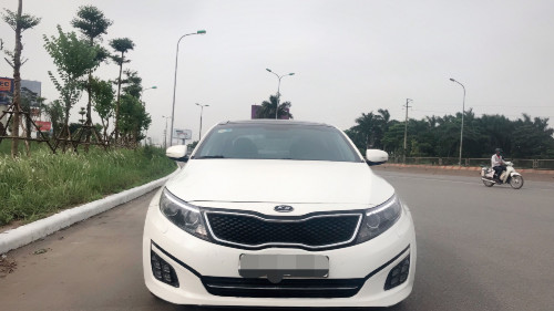 Bán xe Kia K5 2.0 AT năm sản xuất 2014, màu trắng0