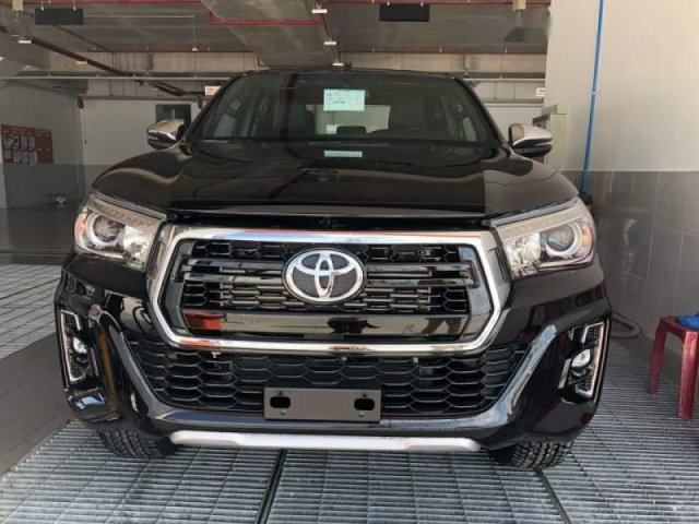 Bán xe Toyota Hilux 2.8 đời 2019, màu đen, nhập khẩu nguyên chiếc giá cạnh tranh0