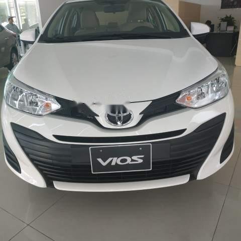 Bán Toyota Vios 1.5 E MT đời 2019, màu trắng, giá chỉ 516 triệu0