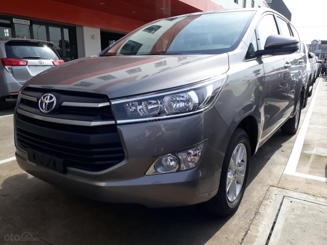 Bán Toyota Innova 2.0E số sàn 2019 giảm sâu, giá chỉ còn 731tr, đưa trước 230tr nhận xe ngay