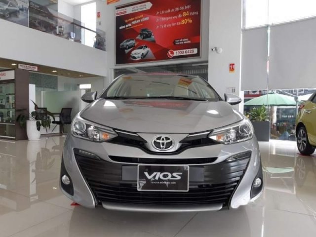 Bán Toyota Vios đời 2019, màu bạc