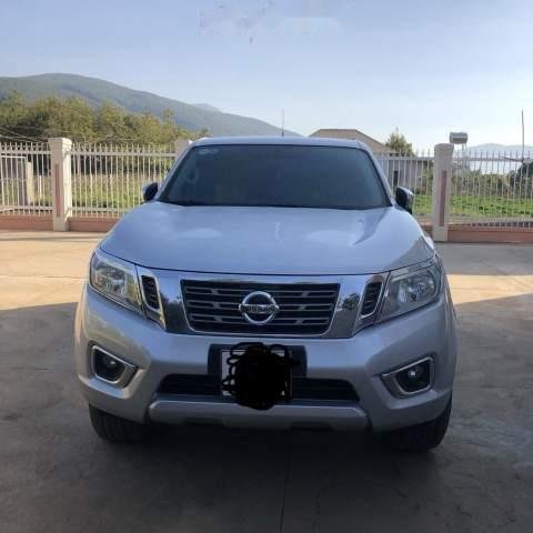 Cần bán Nissan Navara sản xuất 2015, màu bạc0