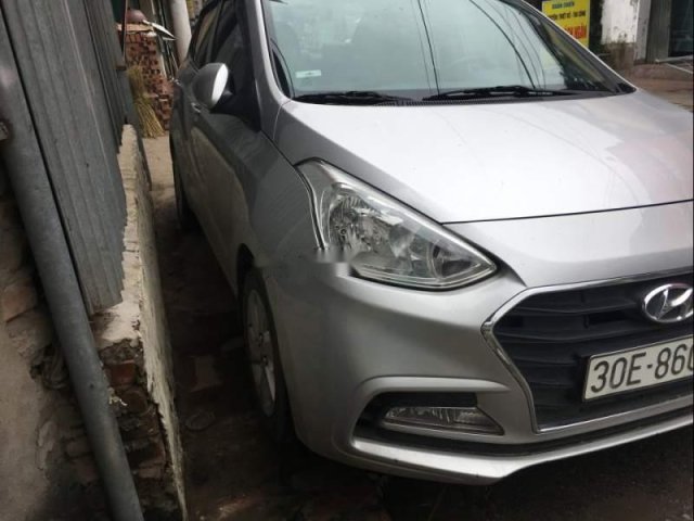 Cần bán xe Hyundai Grand i10 sản xuất năm 2017, màu bạc