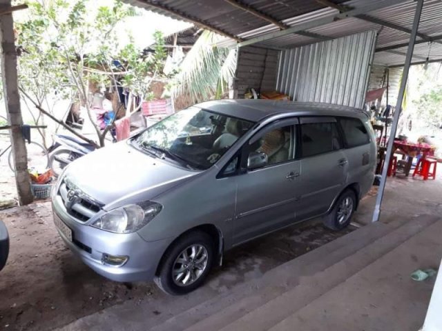 Xe Toyota Innova năm 2007, màu bạc còn mới, giá 310tr