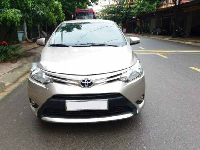 Cần bán xe Toyota Vios năm 2015 số sàn0