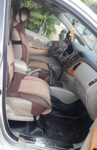 Cần bán xe Toyota Innova sản xuất năm 2008, màu bạc