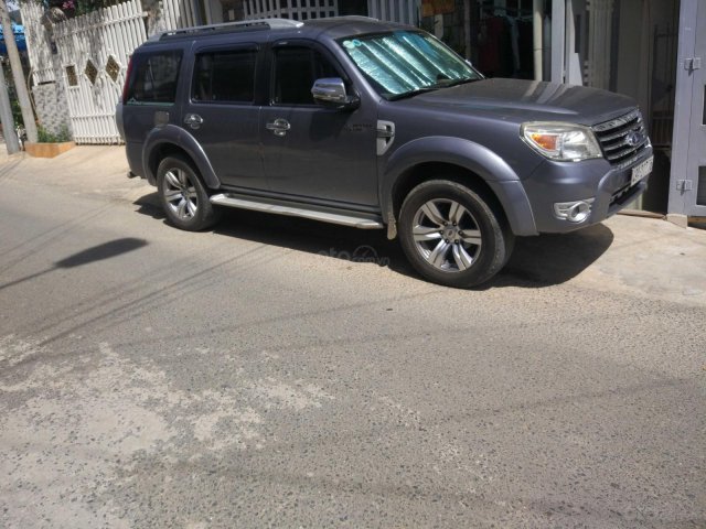 Cần bán Ford Everest số tự động 2009, màu xám (ghi)