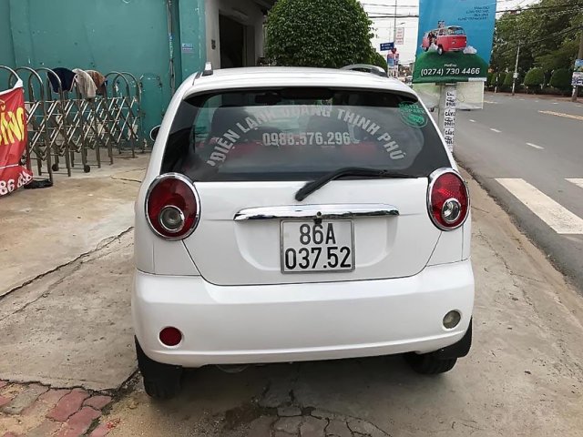 Cần bán Chevrolet Spark đời 2011, màu trắng, 147 triệu0