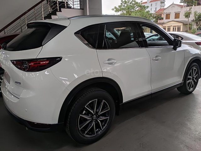 Bán ô tô Mazda CX 5 2.0 AT năm sản xuất 2019, màu trắng0