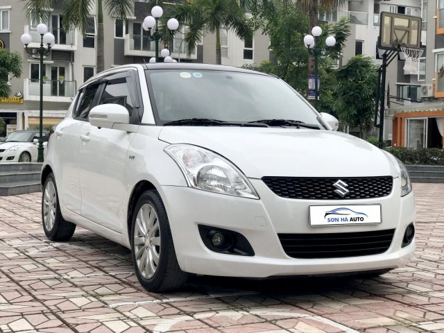 Bán ô tô Suzuki Swift 1.4AT 2014, màu trắng - Nội thất như mới