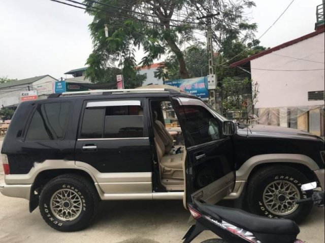 Bán Isuzu Trooper đời 2002, màu đen, giá chỉ 123 triệu