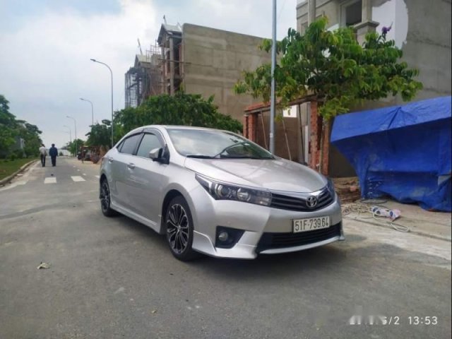 Bán Toyota Corolla altis 2.0 2016, màu bạc, chính chủ 