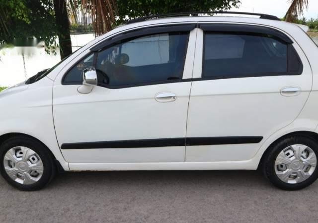 Cần bán gấp Chevrolet Spark năm 2009, màu trắng