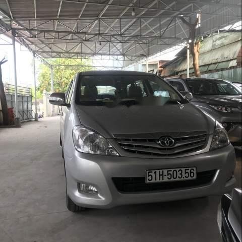 Bán Toyota Innova đời 2011, màu bạc0