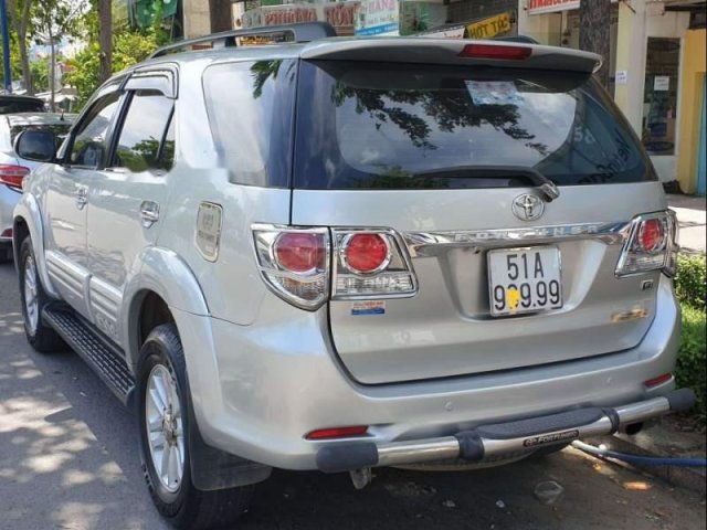 Bán xe Toyota Fortuner 2013, màu bạc chính chủ