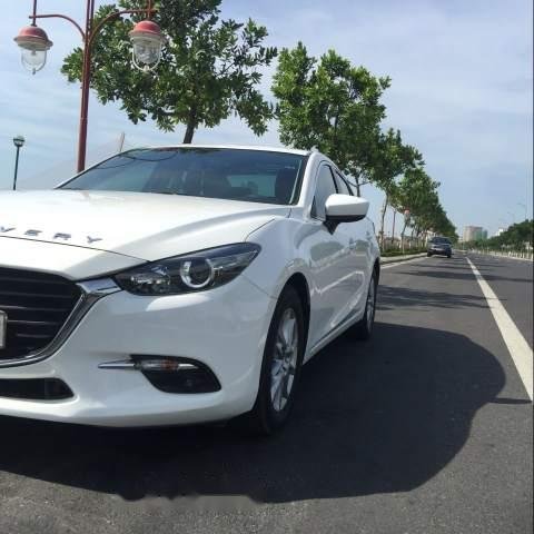 Bán Mazda 3 2017, màu trắng, nhập khẩu, số tự động