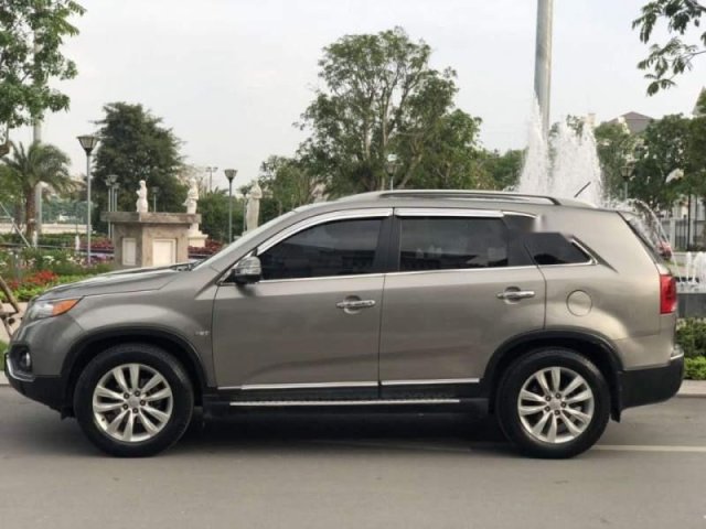 Bán xe Kia Sorento AT năm 2010, màu xám, nhập khẩu xe gia đình