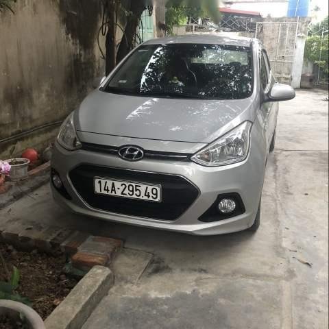 Cần bán xe Hyundai Grand i10 năm sản xuất 2015, màu bạc, xe nhập