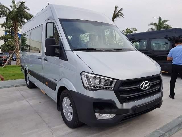 Bán xe Hyundai Solati năm 2018, màu bạc, nhập khẩu0