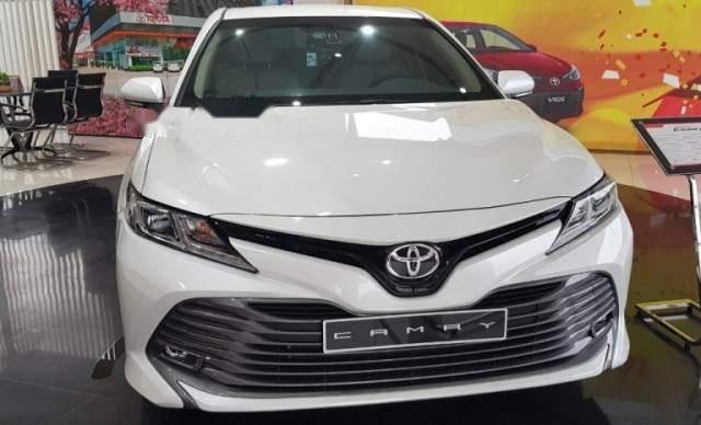 Bán Toyota Camry 2.0G sản xuất năm 2019, màu trắng, xe nhập