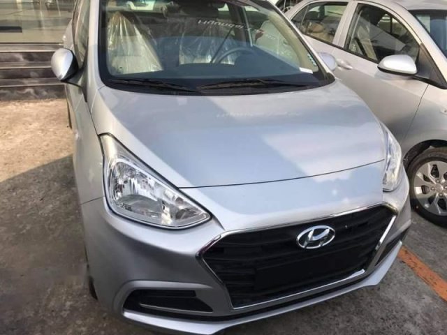 Bán Hyundai Grand i10 2019, màu bạc, giá 355tr0