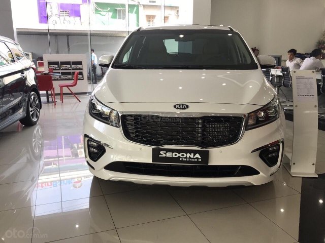 Kia Sedona Luxury G trả trước chỉ từ 300tr tặng camera hành trình, BD 10.000km0