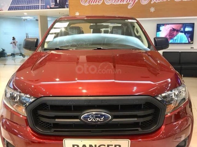 Bán ô tô Ford Ranger XL 4x4 MT 2019, màu đỏ, nhập khẩu nguyên chiếc xe mới chính hãng, giá khuyến mại cực lớn0