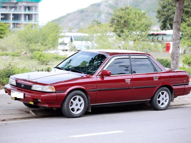 Bán Camry 1988, màu đỏ, nhập khẩu còn rất zin đẹp, giá 120tr