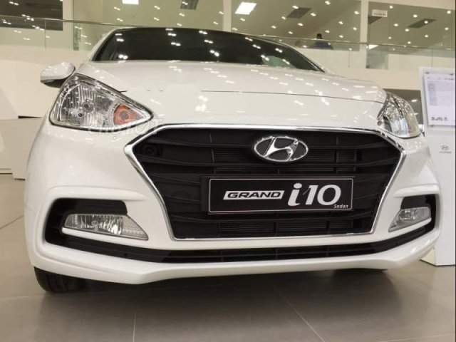 Hyundai Quảng Ngãi bán ô tô Hyundai Grand i10 sản xuất 2019, màu trắng, giá tốt