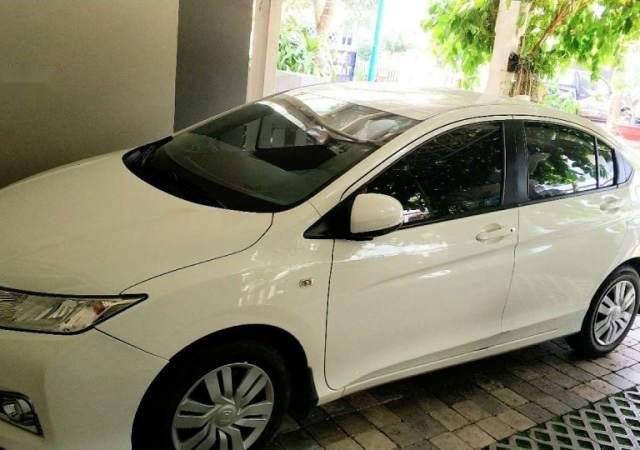 Bán Honda City đời 2015, màu trắng, 432tr