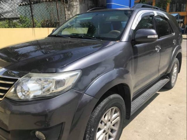 Cần bán Toyota Fortuner năm 2012, nhập khẩu nguyên chiếc, xe gia đình