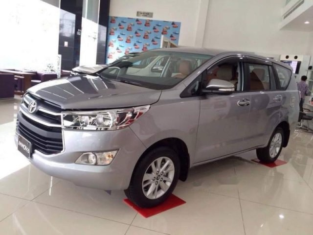 Bán xe Toyota Innova năm sản xuất 2019, màu xám