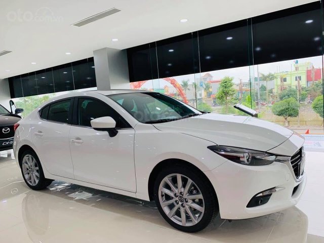 Cần bán xe Mazda 3 1.5 năm sản xuất 2019, màu trắng