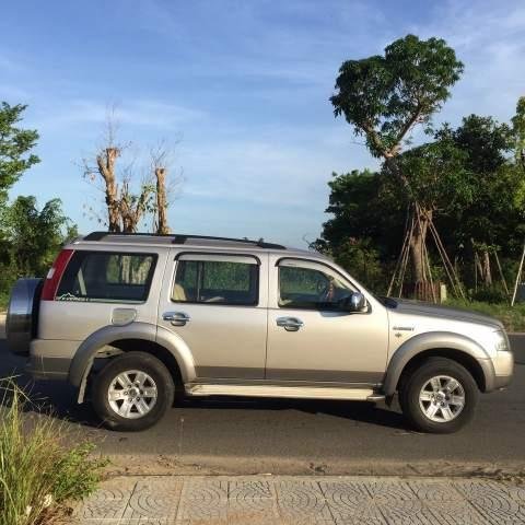 Cần bán Ford Everest năm sản xuất 2008, nhập khẩu, xe đẹp0