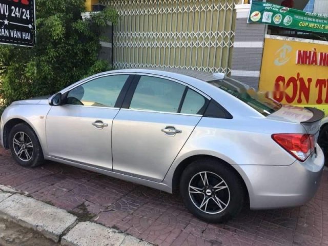 Bán Chevrolet Cruze sản xuất 2011, màu bạc, giá 295tr