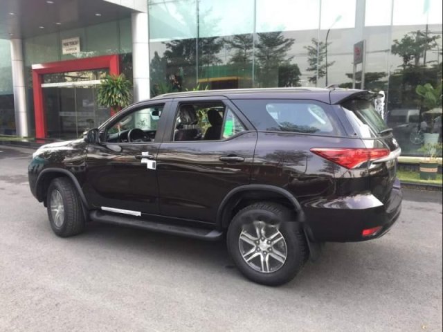 Bán ô tô Toyota Fortuner sản xuất 2019, màu đen, xe nhập