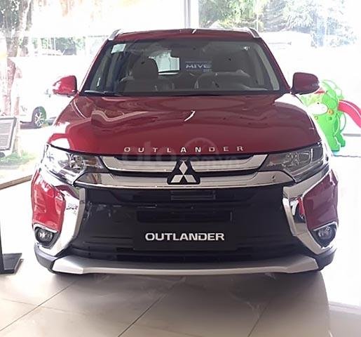 Mitsubishi Đắk Lắk bán xe Mitsubishi Outlander đời 2019, màu đỏ 