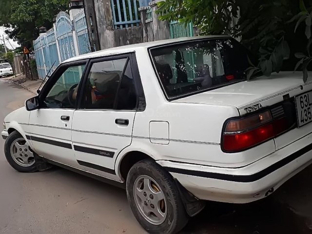 Cần bán xe Toyota Corolla năm 1990, màu trắng, nhập khẩu 