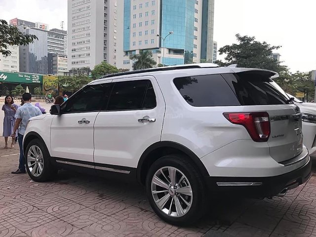 Bán xe Ford Explorer Limited 2.3L EcoBoos năm 2019, màu trắng, xe nhập