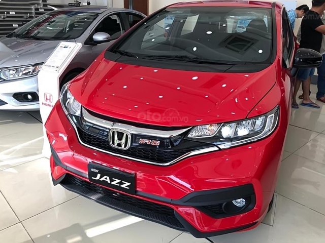 Cần bán Honda Jazz RS sản xuất năm 2018, màu đỏ, xe nhập