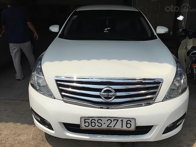 Bán Nissan Teana sản xuất 2010, màu trắng, nhập khẩu nguyên chiếc