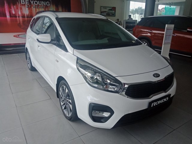 Kia Rondo phiên bản mới 2019, giá cực rẻ dành cho KH kinh doanh dịch vụ