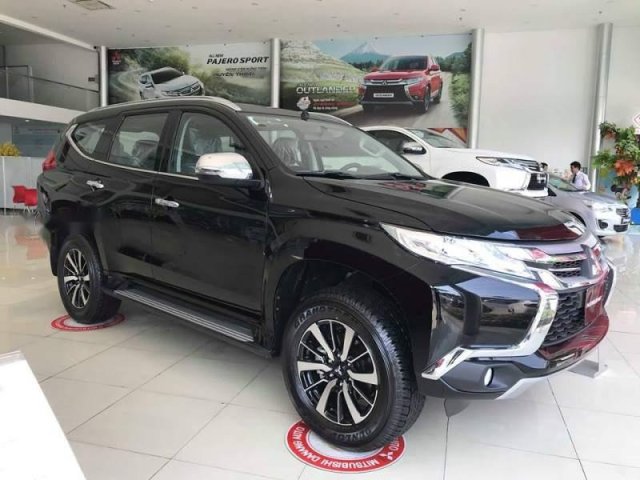 Bán ô tô Mitsubishi Pajero năm 2019, màu đen, nhập khẩu nguyên chiếc